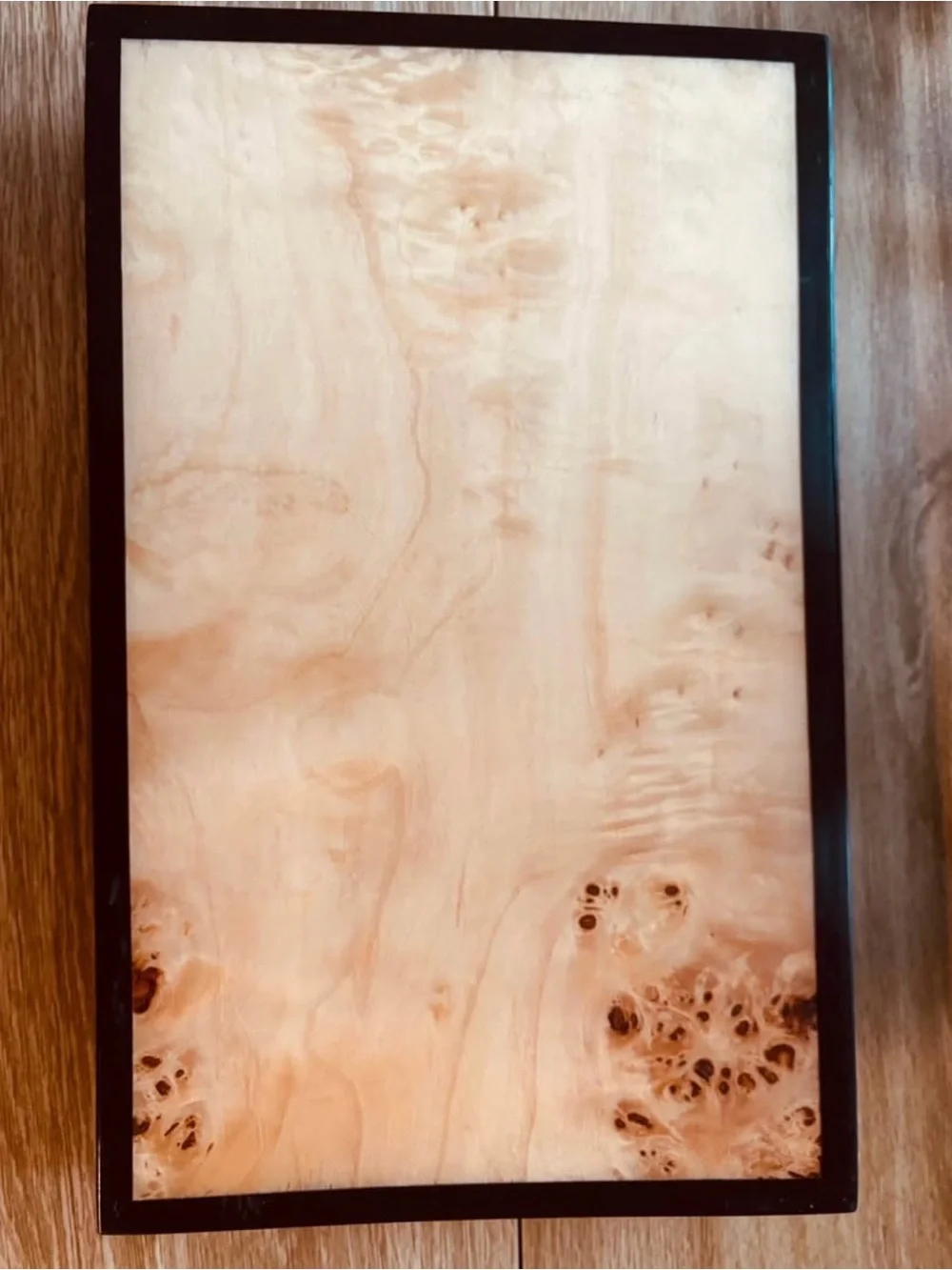 La Rebelde Lacquered Burled Wood Sushi Tray with Black Frame